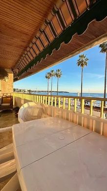 Juan-les-Pins, Alpes-Maritimesのアパートメント