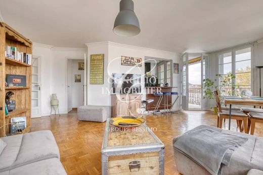 Apartment / Etagenwohnung in La Garenne-Colombes, Hauts-de-Seine