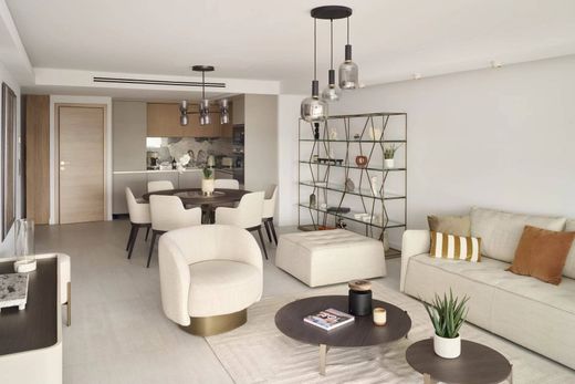 Apartment / Etagenwohnung in Cannes, Alpes-Maritimes