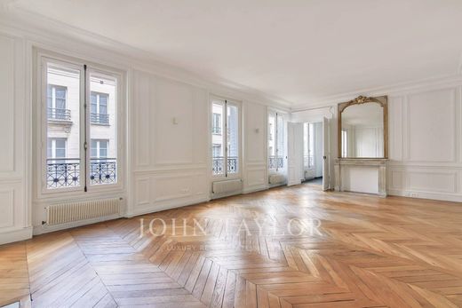 シャトレ・レ・アール、ルーヴル - チュイルリー、パレ・ロワイヤル, Parisのアパートメント