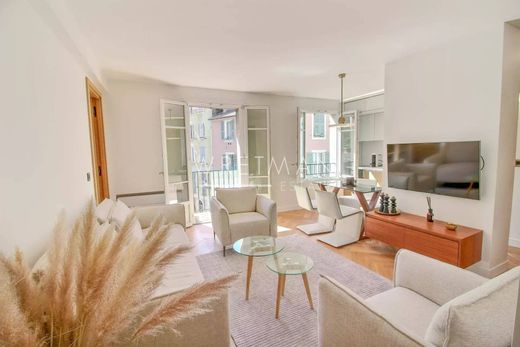 Apartment / Etagenwohnung in Nizza, Alpes-Maritimes
