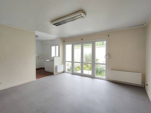 Apartment in Saint-Germain-en-Laye, Yvelines