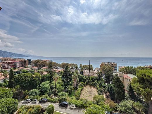 Apartment / Etagenwohnung in Menton, Alpes-Maritimes