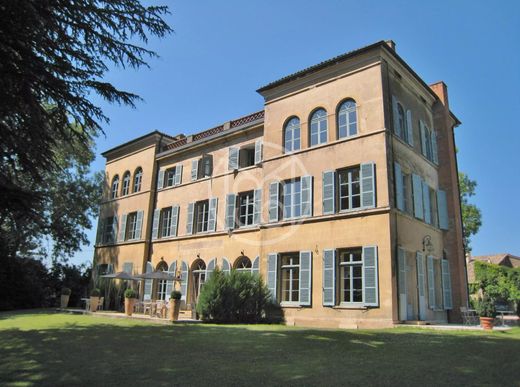 Schloss / Burg in Mâcon, Saône-et-Loire