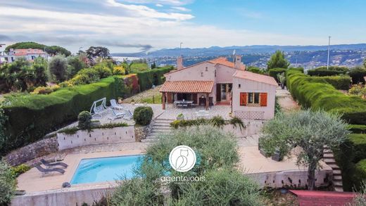 Apartment / Etagenwohnung in Nizza, Alpes-Maritimes