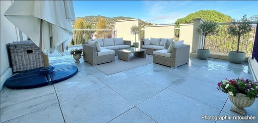 Appartement à Mandelieu-la-Napoule, Alpes-Maritimes