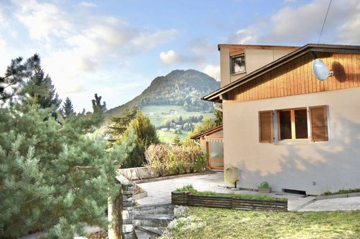 Villa a Glion, Riviera-Pays-d'Enhaut District