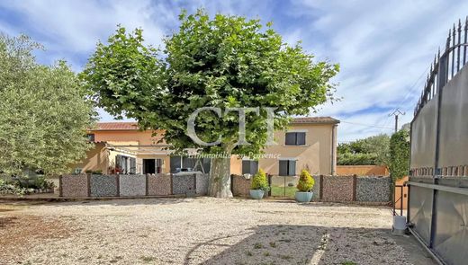 Luxe woning in Violès, Vaucluse