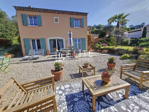 Luxe woning in Auribeau-sur-Siagne, Alpes-Maritimes