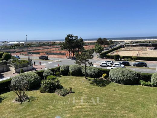 Deauville, Calvadosのアパートメント