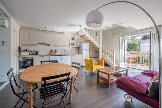 Arcachon, Girondeのアパートメント