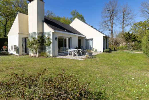 منزل ﻓﻲ Bois-le-Roi, Seine-et-Marne