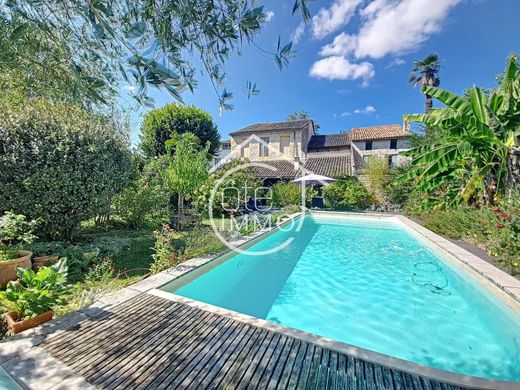 Luxus-Haus in Sainte-Foy-la-Grande, Gironde