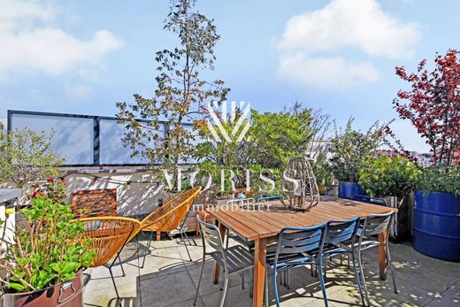 Apartment in Montmartre, Abbesses, Grandes-Carrières, Paris