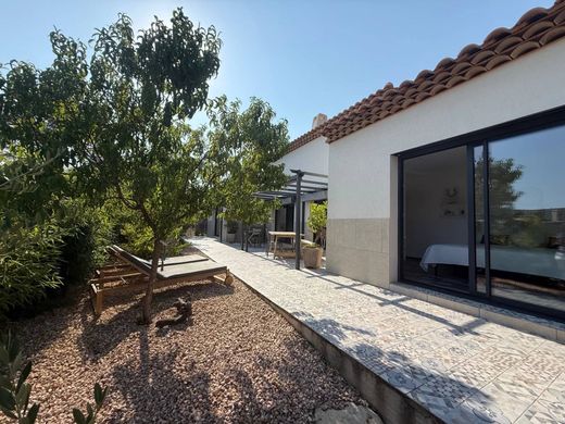 Villa in Sainte-Anastasie-sur-Issole, Var