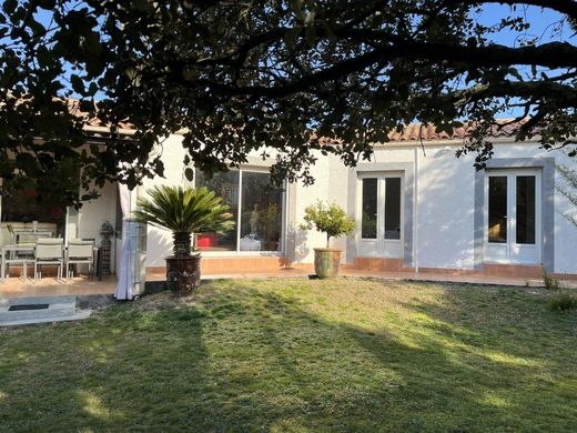Villa en Orthoux-Sérignac-Quilhan, Gard