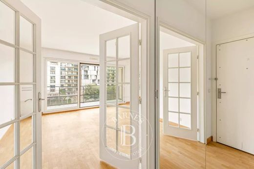 Apartment / Etagenwohnung in Motte-Picquet, Commerce, Necker, Paris