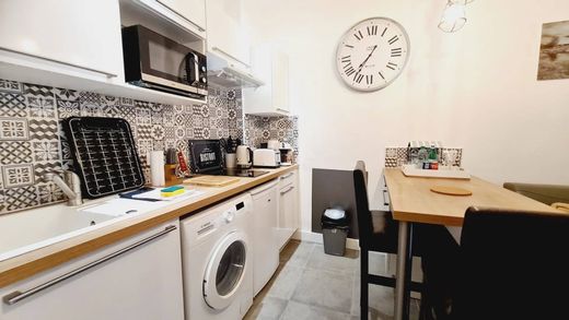 Apartment / Etagenwohnung in Cannes, Alpes-Maritimes