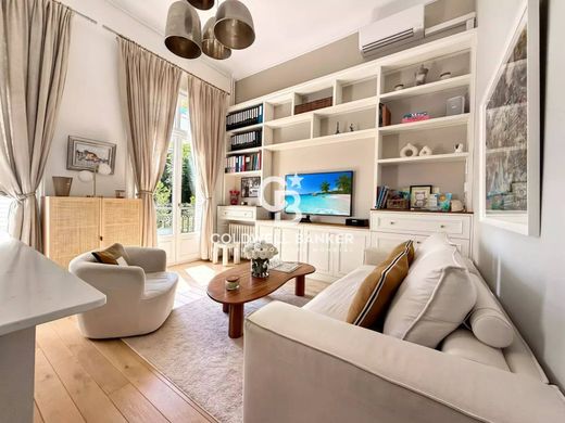Apartment in Neuilly-sur-Seine, Hauts-de-Seine