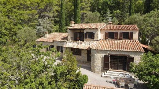 Lüks ev Fayence, Var