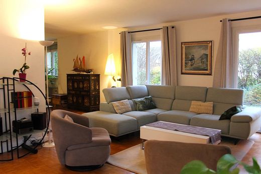 Luxury home in Plaisir, Yvelines