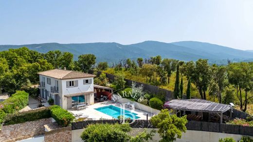 ﻓﻴﻼ ﻓﻲ Grimaud, Var