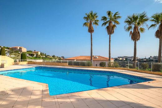 Apartment / Etagenwohnung in Nizza, Alpes-Maritimes