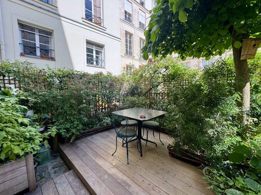 Apartament w Beaubourg, Marais, Notre Dame - Ile de La Cité, Paris