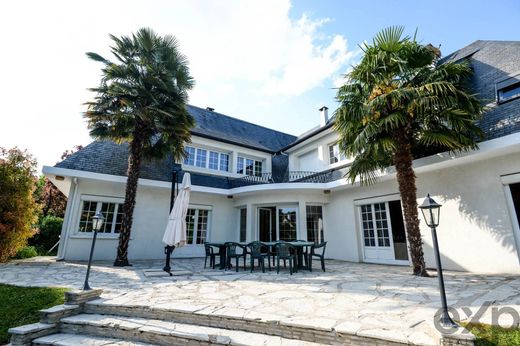 Casa di lusso a Boissise-le-Roi, Seine-et-Marne