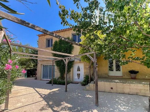 ‏בתי יוקרה ב  ארל, Bouches-du-Rhône