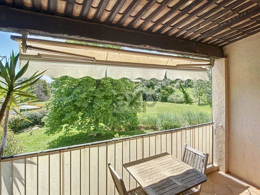 아파트 / Villeneuve-Loubet, Alpes-Maritimes
