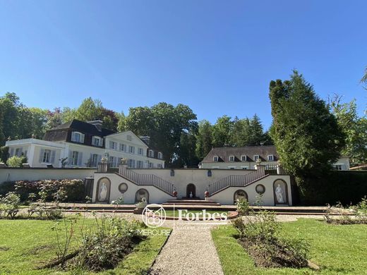 Kasteel in Auxerre, Yonne