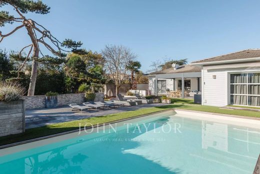 Luxury home in Le Bouscat, Gironde