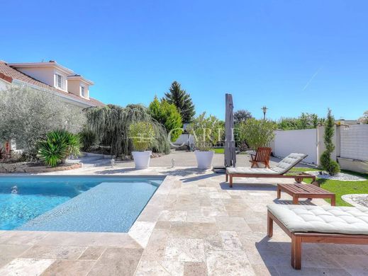 Villa en Genas, Ródano
