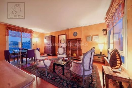 Apartment in Tour Eiffel, Invalides – Ecole Militaire, Saint-Thomas d’Aquin, Paris