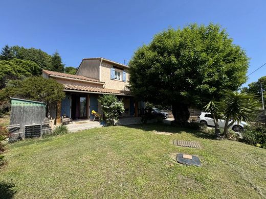 Вилла, Berre-les-Alpes, Alpes-Maritimes