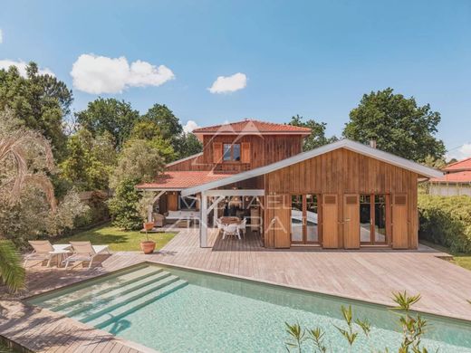 Luxury home in Gujan-Mestras, Gironde