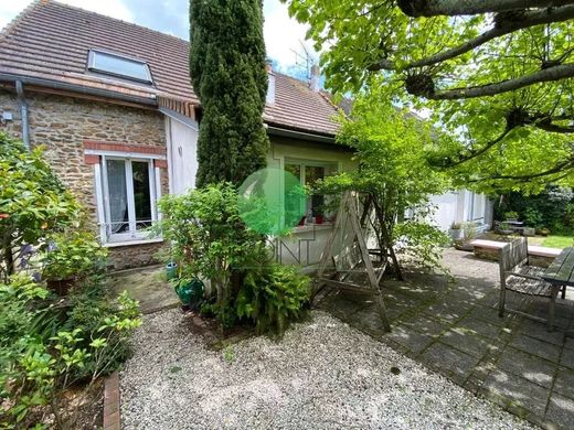 Casa di lusso a Vert-le-Grand, Essonne