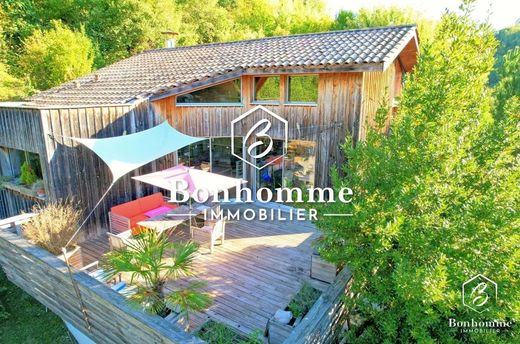 Quinsac, Girondeの高級住宅