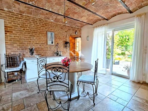 Luxury home in Alès, Gard