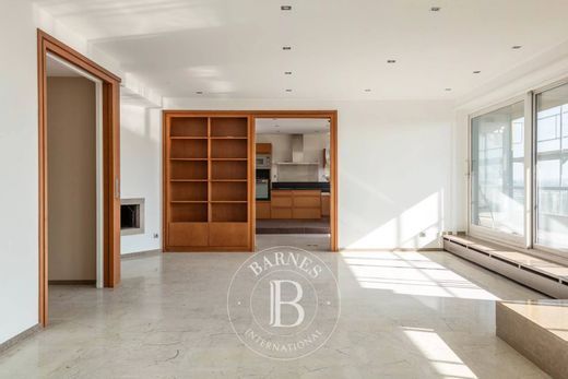 Apartment in Saint-Didier-au-Mont-d'Or, Rhône