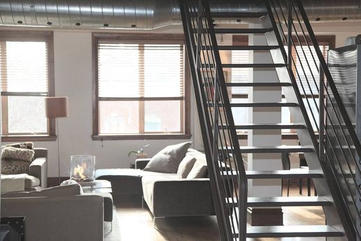 Apartment in Montmartre, Abbesses, Grandes-Carrières, Paris