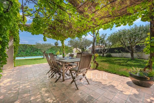 Luxury home in Mougins, Alpes-Maritimes