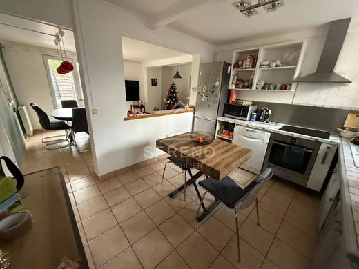 Fontenay-sous-Bois, Val-de-Marneの高級住宅