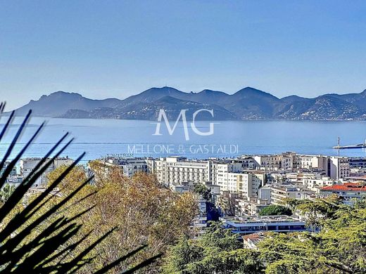 カンヌ, Alpes-Maritimesのアパートメント