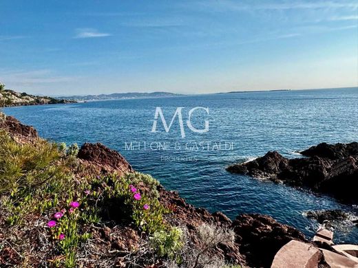 Villa in Théoule-sur-Mer, Alpes-Maritimes
