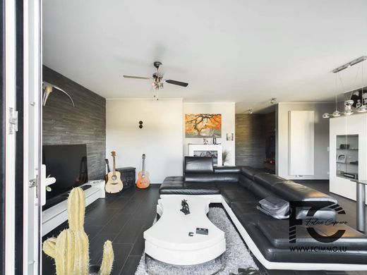 Penthouse for sale in Capellen