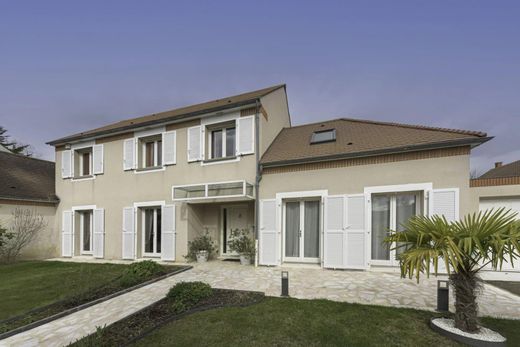 Casa de lujo en Bussy-Saint-Georges, Sena y Marne