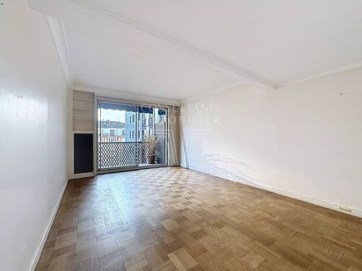 Apartment in La Muette, Auteuil, Porte Dauphine, Paris
