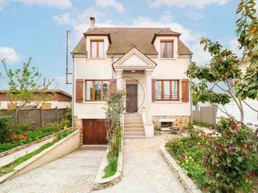 Luxury home in Houilles, Yvelines